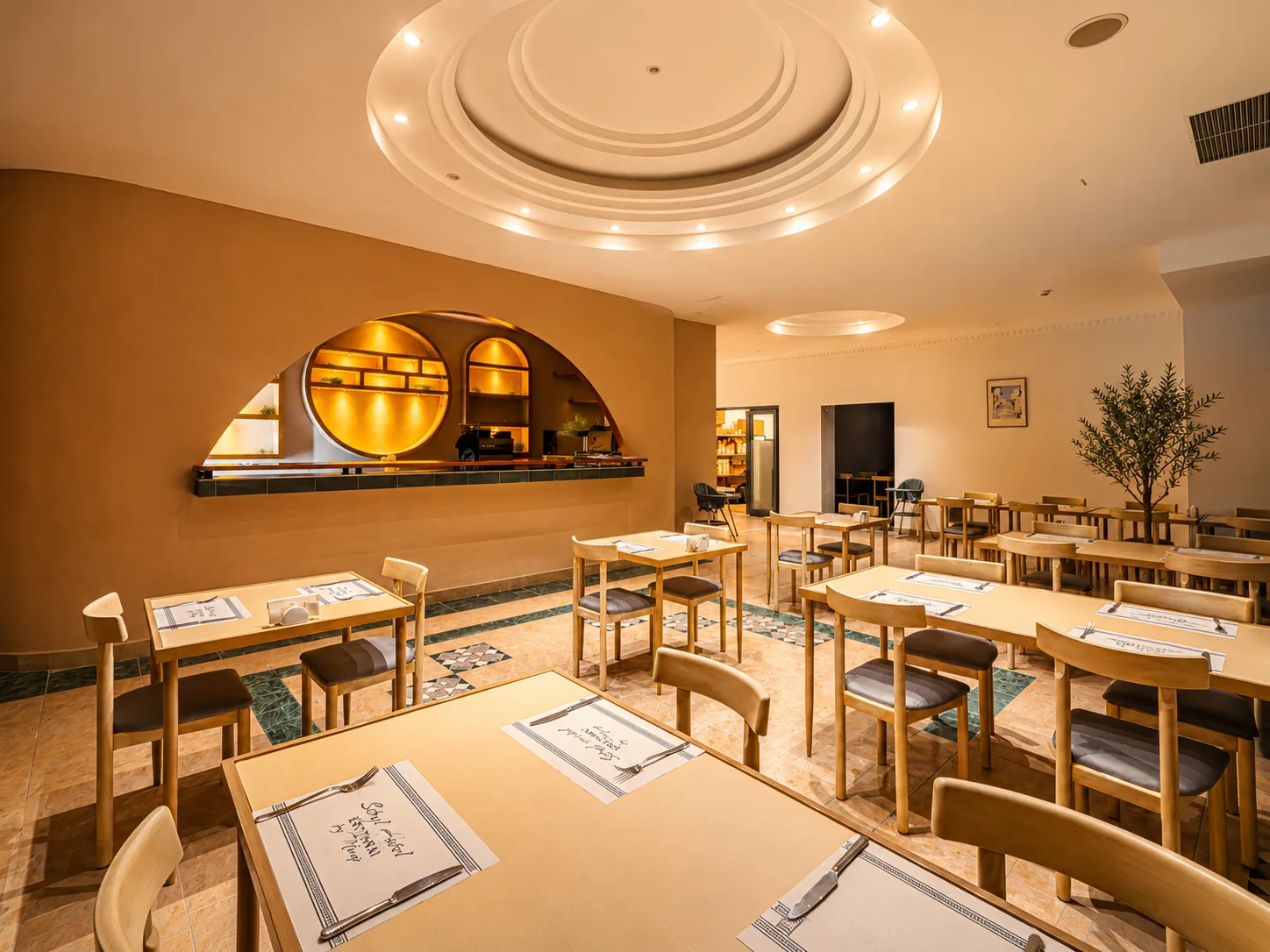 Muup Resort sahil şezlong ve iskele detayı