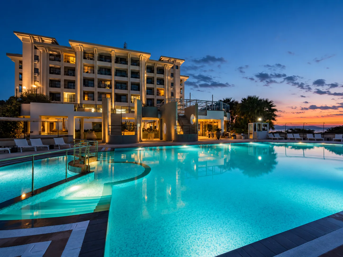 Muup Resort özel sahil iskelesi ve deniz