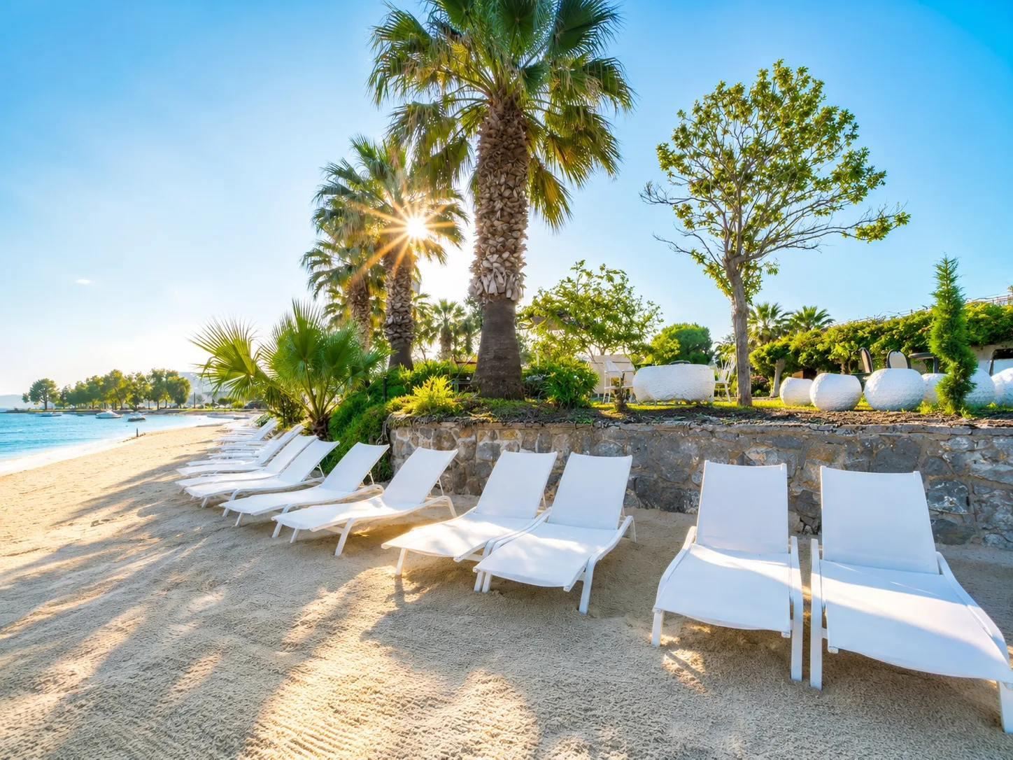 Muup Resort Çeşme gece havuz
