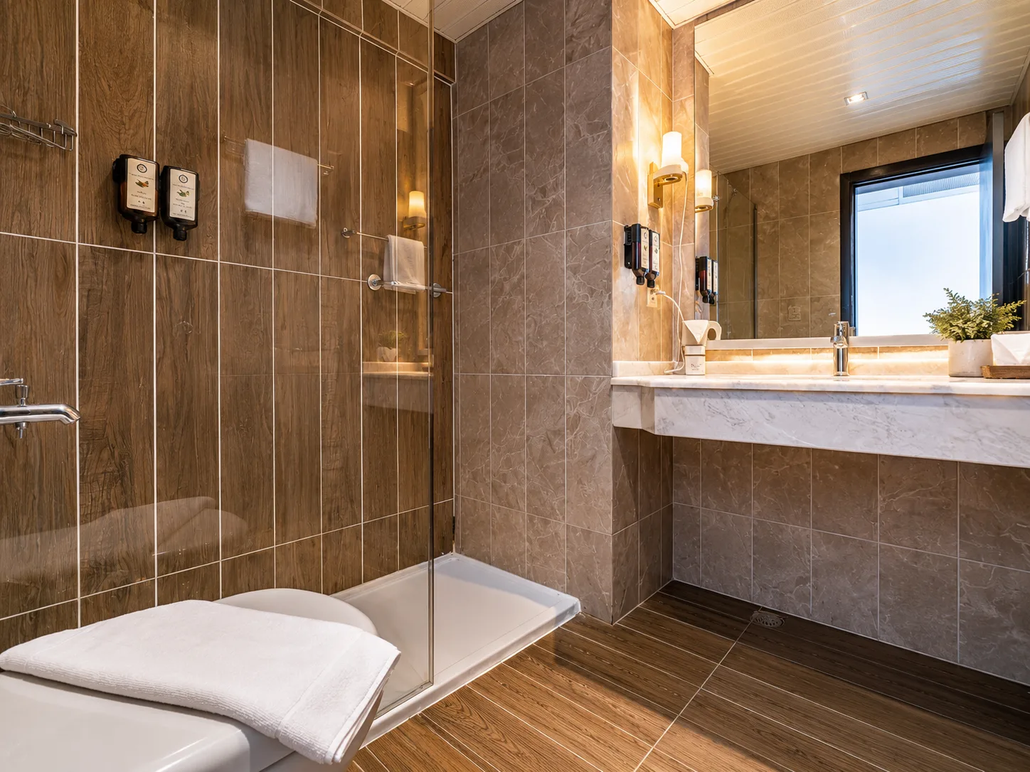 Muup Resort teras restoran alanı